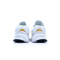 حذاء نيونوبالون رياضي للنساء من بوينت ون_850-807