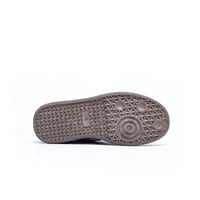 حذاء Asics رياضي نسائي