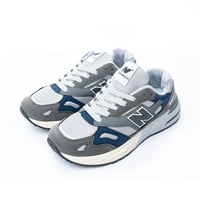 حذاء رياضي رجالي صناعة فتنامي 103