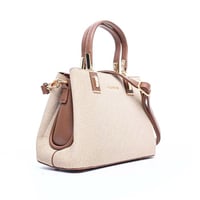 حقيبة يد نسائية فاخرة من بوينت ون – تصميم أنيق وخا...