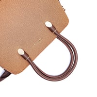 حقيبة يد نسائية فاخرة من بوينت ون – تصميم أنيق وخا...