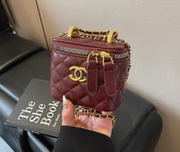 شنطة شانيل بدون ملحقات ميني و وسط