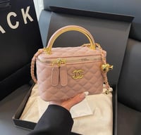 شنطة شانيل بدون ملحقات ميني و وسط