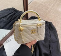 شنطة شانيل بدون ملحقات ميني و وسط