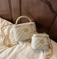 شنطة شانيل بدون ملحقات ميني و وسط