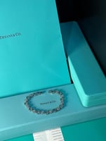 أسوارة تيفاني مع ملحقاته