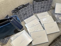 محفظة مكياج من دولتشي اند غابانا