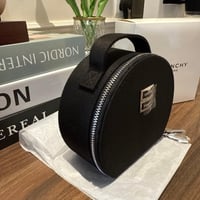 شنطه مكياج جيفنشى جديدة