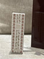 بوكس قوتشي العنابي