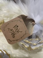 مبخرة سيراميك ورد ابيض مع ذهبيّ باضافة بخور