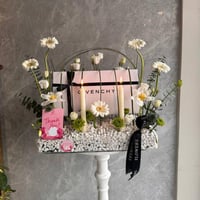 ستاند شماغ جيفنشي