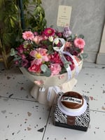 باقة فرح مع كيكة آني وداني