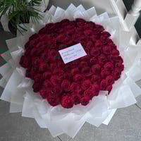 باقة 100 وردة