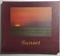 شروق وغروب . كتابين من الحجم الكبير داخل مغلف تحتو...