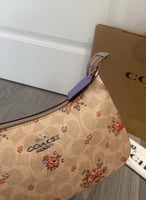 شنطة يد كوتش