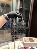 شنطه يد ديور