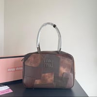 شنطة يد miu miu كبير