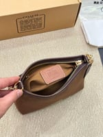 شنطة كوتش مخمل بني غامق كبير