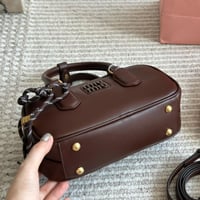 شنطة يد miu miu مقاس صغير