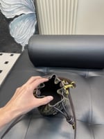 شنطه يد فندي