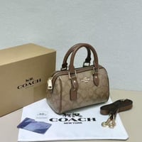 شنطة يد كوتش