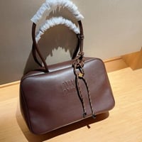 شنطة يد miu miu