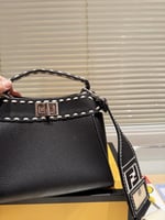 شنطة يد فندي