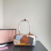 شنطة يد miu miu وسط