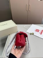 شنطة كتف كوتش