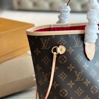 توت باق Lv أحمر