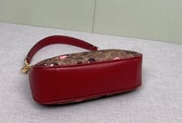 شنطة كتف كوتش