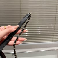 شنطة يد شانيل