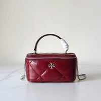 توري بورش عنابي