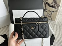 شنطة يد شانيل أسود