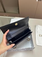 شنطة يد ديور أسود مطفي