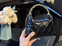 شنطة يد شانيل أسود