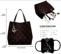 شنطة سي اتش أحمر