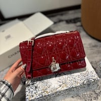 شنطة يد ديور