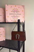 شنطة كتف قوتشي عنابي