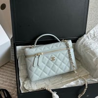 شنطة يد شانيل بيبي بلو