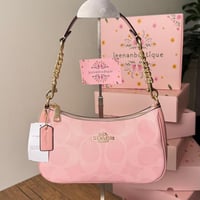 شنطة كتف كوتش