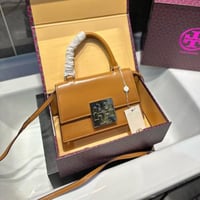 شنطة يد توري بورش بني