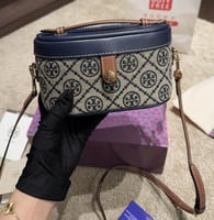 شنطة يد توري بورش