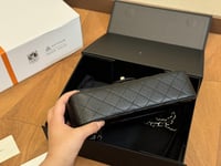 شنطة كتف شانيل