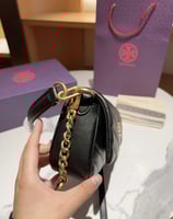 شنطة كتف توري بورش