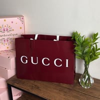 كيس قوتشي احمر كبير