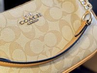 شنطة كتف كوتش بيج