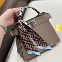 شنطة يد فندي