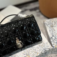 شنطة يد ديور