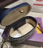 شنطة يد توري بورش